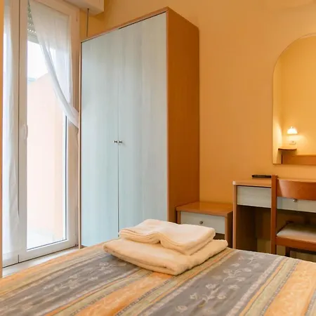 Valparaiso 3* Римини