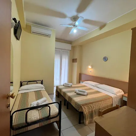 Отель Valparaiso Римини